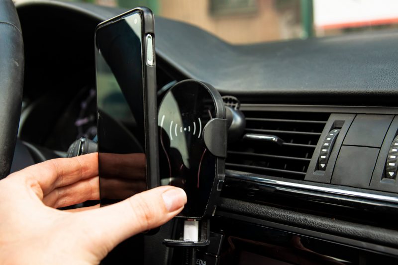 Wireless charging mount