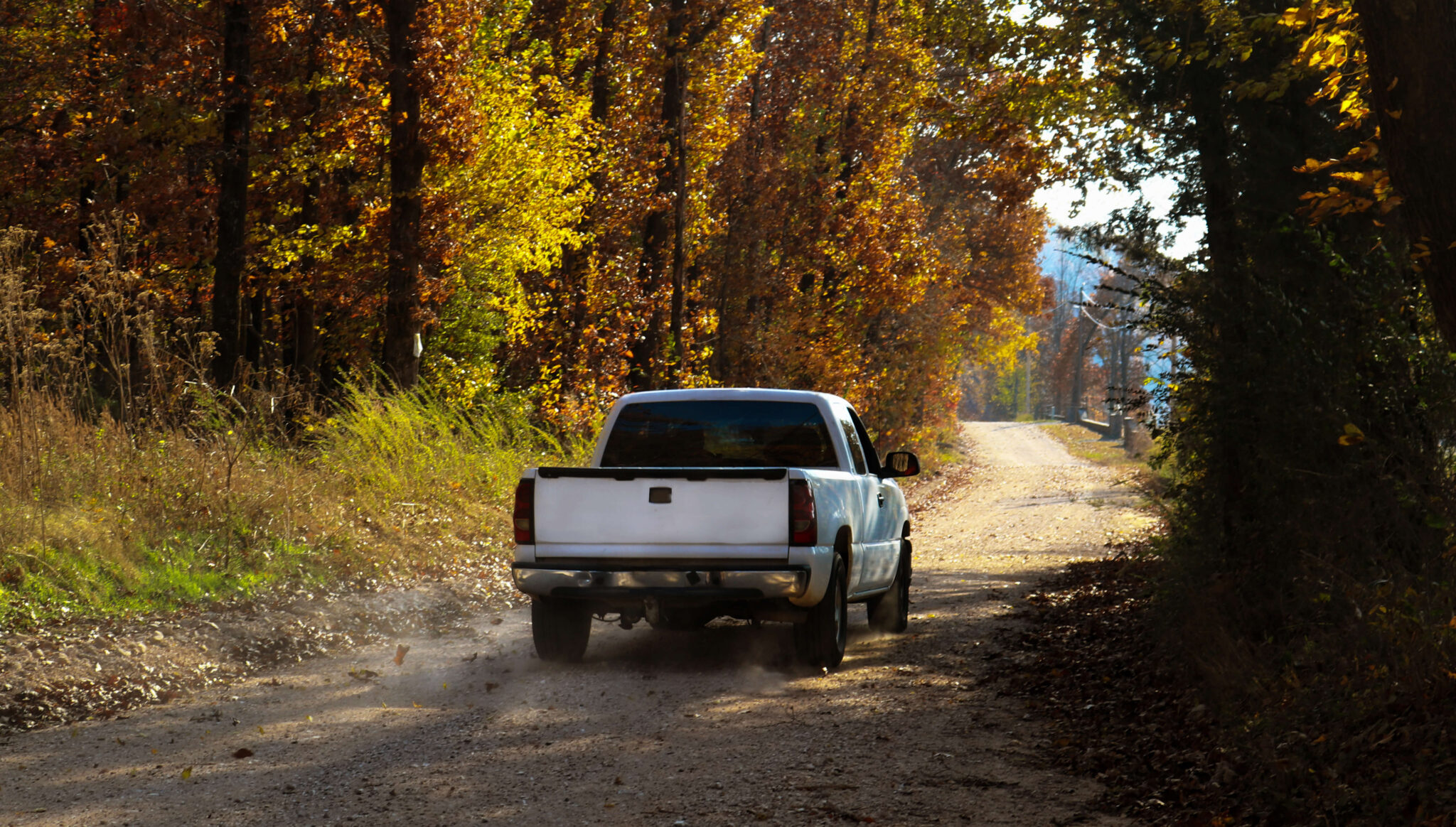 Vehicles In Rural Community City vs. Rural: What’s Difference When It Comes to Cars? | eTags